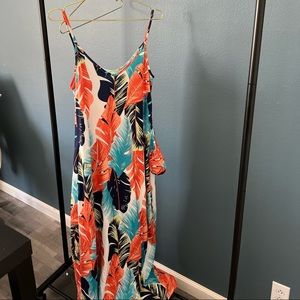 SUMMER CLOSET CLEANOUT ✨ Amazon maxi dress with pockets.